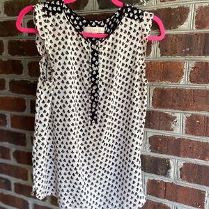 Ann Taylor LOFT black and white sleeveless top, Size Medium Petite